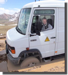 John decides to stay in Speed and wait for the Zil.